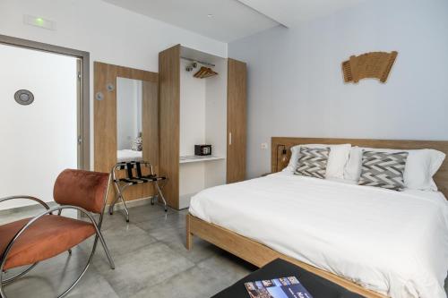 Postel nebo postele na pokoji v ubytování Salvator Rosa Rooms - Di fronte alla Metro, Terrazza & Self Check in