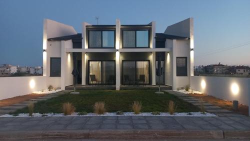 White Pampas Tiny houses