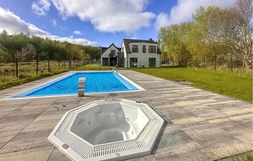 Amazing Apartment In Trzesacz