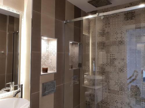 FANTASTIC APARTMENT IN FRONT OF THE SEA & MARINa
