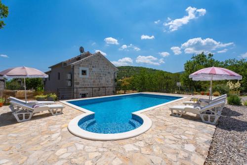 Villa Lugareva with 52 sqm private pool, 4 bedrooms, 4 bathrooms, summer kitchen, traditional environment, playground