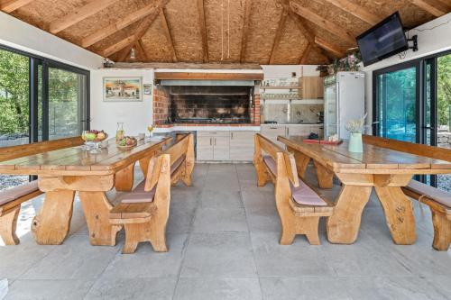 Villa Lugareva with 52 sqm private pool, 4 bedrooms, 4 bathrooms, summer kitchen, traditional environment, playground
