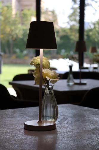 Un restaurante o sitio para comer en Villa Verdeoro