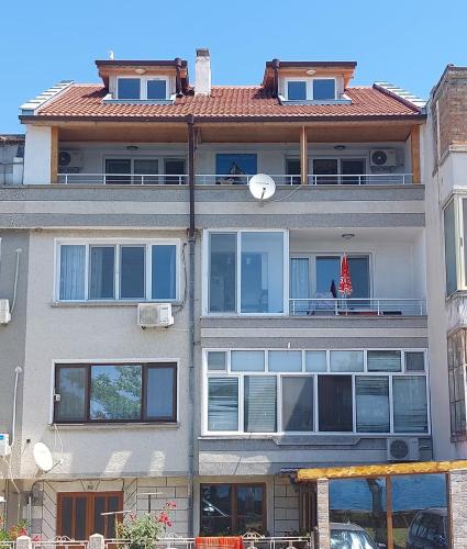 Gallery image of Стаи за гости WEST in Pomorie