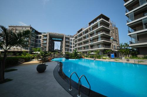 Πισίνα στο ή κοντά στο The Diamond In City Luxury Suites By ZENORA Living