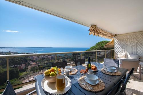 2-Br Apartment Sea View & Pool Cannes Croix des Gardes