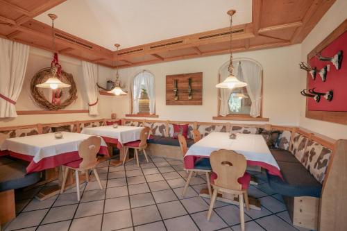 Hotel garni Oberdorfer Stubenにあるレストランまたは飲食店