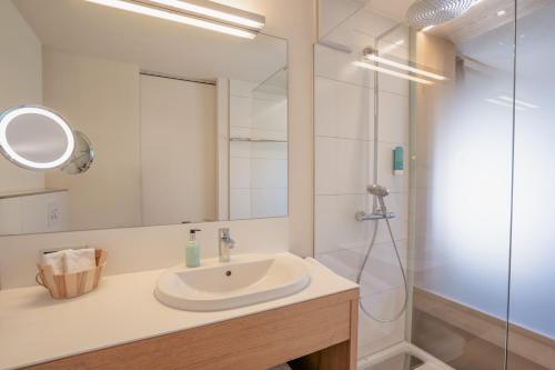 Hotel garni Oberdorfer Stubenにあるバスルーム