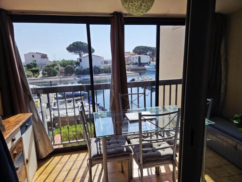 Appartement cosy avec vue sur la Marina - Résidence parking privé