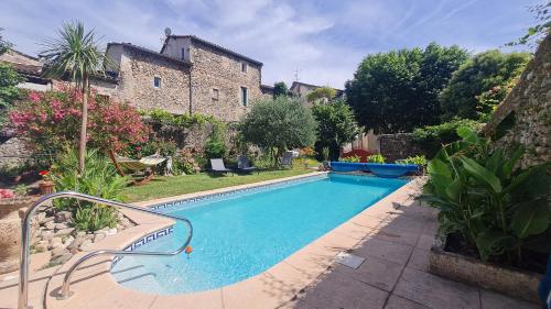 St Jean du Gard : Spacious Apartment with Use of Pool