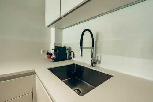 4 guests apartment near Glyfada center