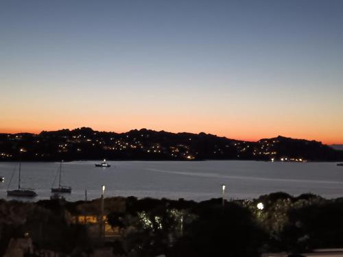 Gambar di galeri bagi Incantevole Villa fronte mare a Palau di Palau