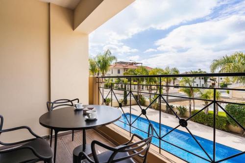 2BR Apartment with Amazing View and Pool in Kiti