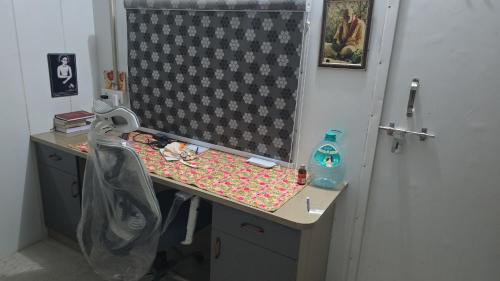 Fotografie z fotogalerie ubytování Premium Homestay Near Prem Mandir,Iskon and Gouri Gopal Ashram with Power Backup and Free Wifi, Washing machine and Complementary Breakfast lunch and Dinner v destinaci Vrindavan