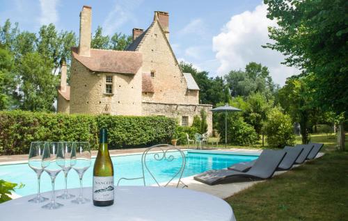 Πισίνα στο ή κοντά στο Awesome Home In Guérigny