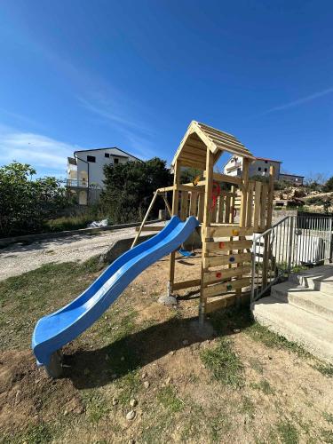 Detský kútik v ubytovaní Apartment Lopar, Primorje-Gorski Kotar 4