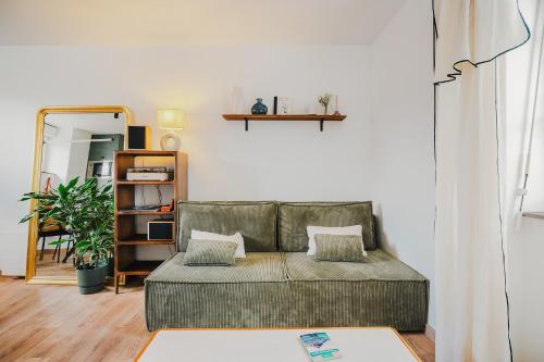 Posezení v ubytování La Baie - Appartement de charme entièrement équipé à 5min du Mont St Michel