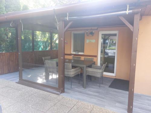 Μπαλκόνι ή βεράντα στο Mediterran Holiday Home - jacuzzi & pool