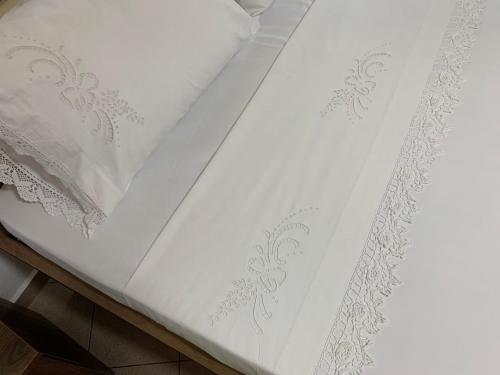 Postel nebo postele na pokoji v ubytování Guest House Zverku - 1873