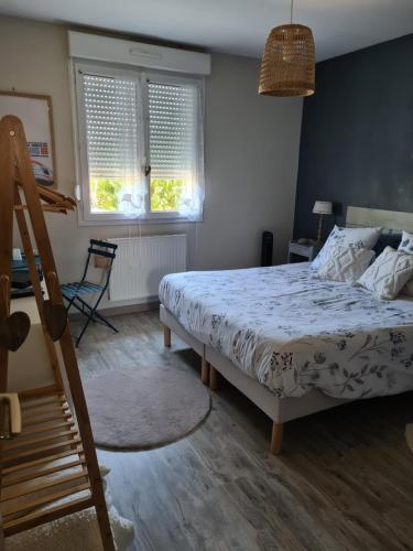 Chambre à 10 minutes du circuit des 24H du MANS et à 5 minutes sortie Autoroute A11