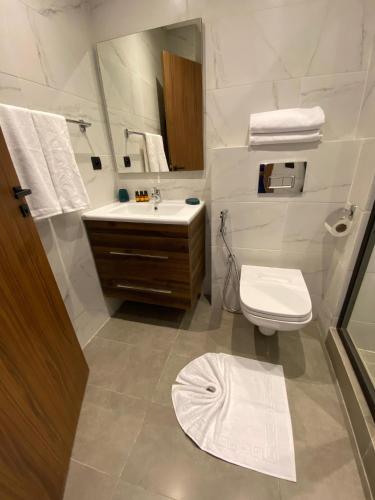 Phòng tắm tại M'ocean Sea View Apartment by 7AV Hotels