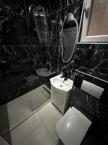 Un baño de NOVO 2025 Apartmani 4S