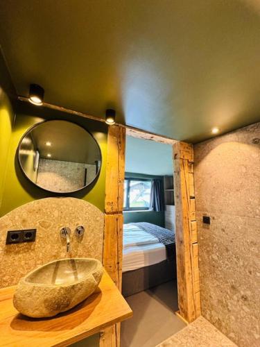 Cama o camas de una habitación en KWT Lodge