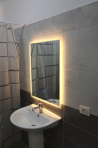 Gallery image of Low Cost Hotel Kosova in Shëngjin