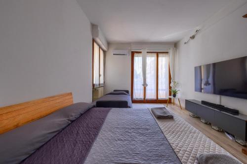 Show Me Florence 2 bedroom appartment Duomo & Airport TRAM