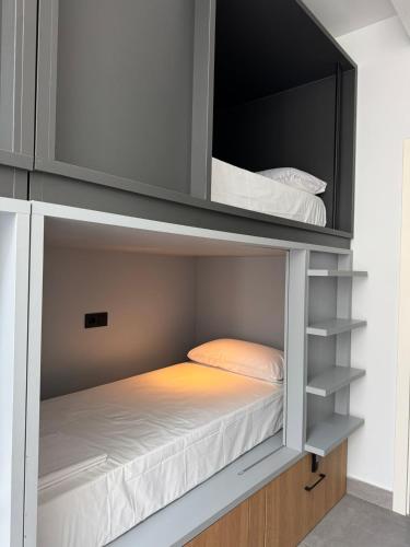 Letto o letti in una camera di Funker Hostel
