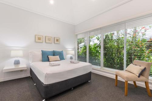 Postel nebo postele na pokoji v ubytování Mirage Resort Villa 122 with access to Sheraton Facilities