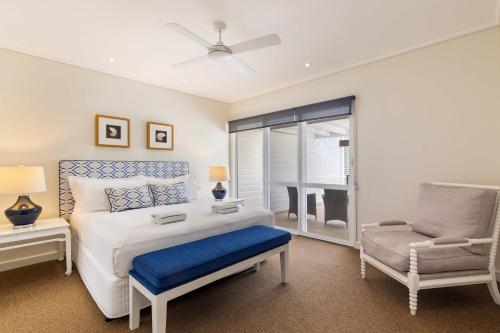 Postel nebo postele na pokoji v ubytování Mirage Resort Villa 160 with access to Sheraton Facilities