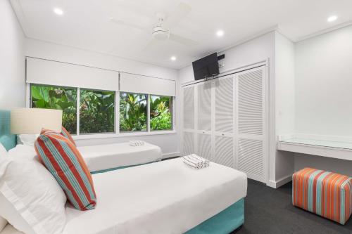 Ένα ή περισσότερα κρεβάτια σε δωμάτιο στο Mirage Resort Villa 416 with access to Sheraton Facilities