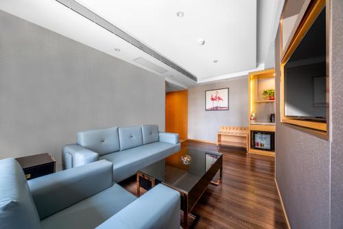 Μια τηλεόραση ή/και κέντρο ψυχαγωγίας στο INJOY Apartment