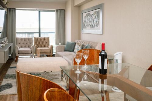 Photo de la galerie de l'établissement Modern 3BR 2BA Apt Gym and Parking Near Real Plaza, UP and Trendy Cafés, à Lima