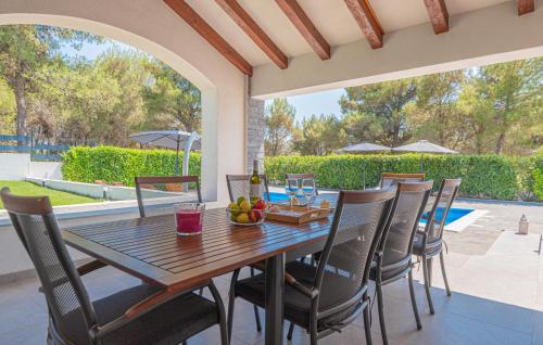 Gorgeous Home In Sibenik
