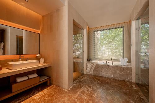 Bilik mandi di Dali Taoxi Secret Manor