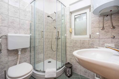 Apartments in Crikvenica 14100