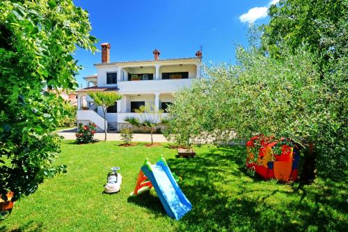 Φωτογραφία από το άλμπουμ του Apartments Mira σε Veleniki
