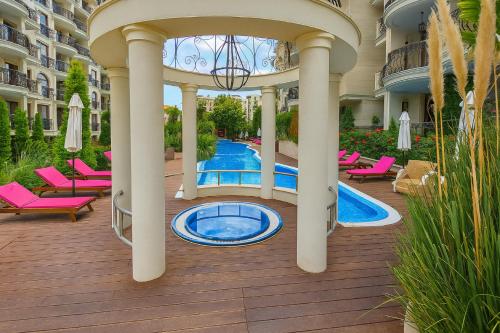 Πισίνα στο ή κοντά στο Private Apart in Sveti Vlas Harmony Suite