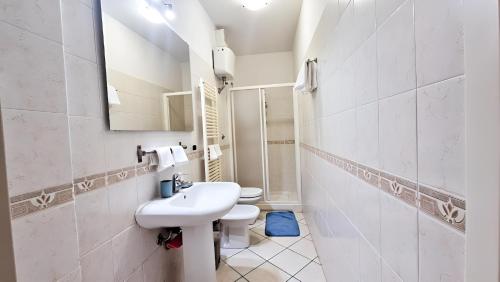 Et badeværelse på Grazioso Appartamento a 500m da Piazza del Campo - ZTL Free