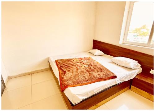 Gallery image of Near Mahakal Temple Hotel SRI- D K D ! Ujjain,Near Railway station, Fully Air conditioned Rooms & Spacious Room With wifi- Lift and Restaurant Facilities, BEST HOTEL IN UJJAIN in Ujjain