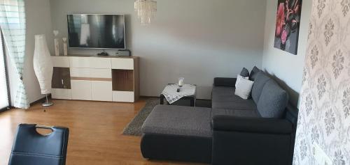 Ferienwohnung Kauschingerにあるテレビまたはエンターテインメントセンター