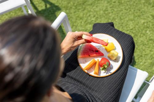 ホテルの敷地内または近くでの食事または食べ物