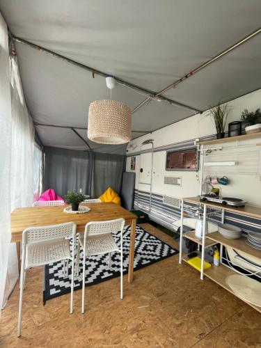 Przyczepa Kempingowa ZUZIA SurfWioska