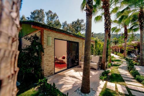 Taman di luar Layla Gocek Adults only