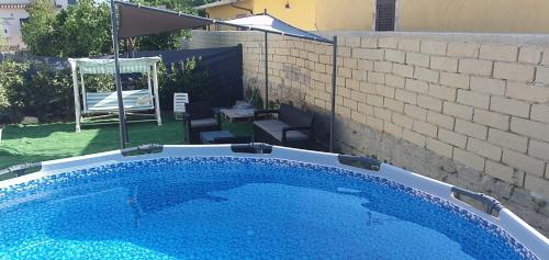 Kolam renang di atau dekat dengan Guest House Fanusa