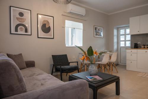 Un lugar para sentarse en Mika's Loft - Pylos