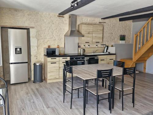 Η κουζίνα ή μικρή κουζίνα στο Maison 6 couchages