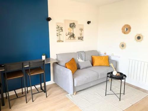 Charming Studio Close to Tram A Palais de Justice
